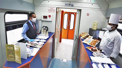 النقل: إحالة عاملين بالسكة الحديد للتحقيق بسبب إفطارهم على ماكينات العبور