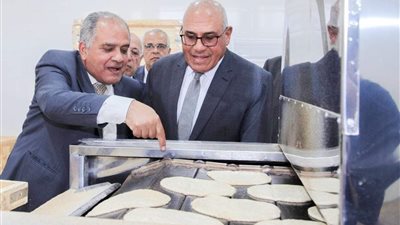 رئيس الهيئة العربية للتصنيع يفتتح مخبزا آليا للعاملين بوحدات الهيئة بمصر الجديدة