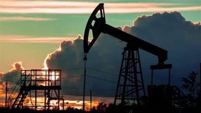 استقرار أسعار النفط بعد خسارة اسبوعية بنحو 2 % 
