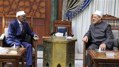 شيخ الأزهر يستقبل رئيس مجمع علماء الصومال