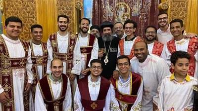 رسامة شمامسة وتوزيع هدايا وسهرة روحية في عيد 