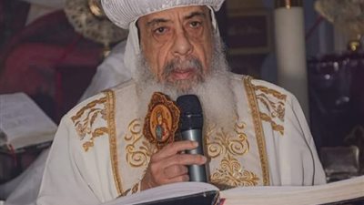 الأنبا دانيال يقوم برسامة شمامسة لكنيسة العذراء والبابا أثناسيوس بالمعادي