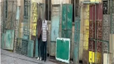 بعد 5 وقائع.. تفاصيل سقوط عصابة سرقة أبواب مقابر الخليفة 