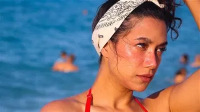 بإطلالة جريئة.. راندا عبد السلام تخطف الأنظار