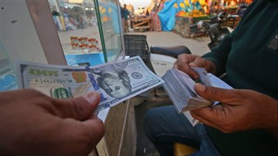  الدولار اليوم Dollar Price ينتعش في السوق السوداء ويسجل أعلي سعر صرف.. وسط إستقرار تام في البنوك المصرية
