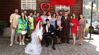 تعرف على القائمة كاملة لأبطال مسلسل من يقع بنفسه لا يبكي