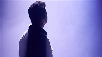 بين خسارة الأحباب والطموح.. حمزة نمرة يطرح تساؤلًا بشأن أغنيته القادمة 