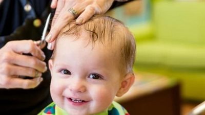 أخصائية أمراض الجلدية تحذر من حلاقة الشعر بالموس: 