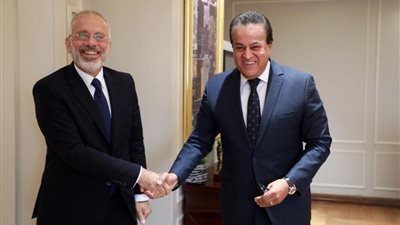 وزير الصحة والسفير اليوناني يبحثان سبل التعاون في مختلف المجالات الصحية