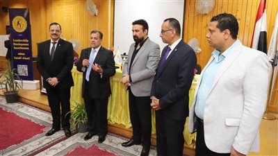 رئيس جنوب الوادي: برامج التدريب والتطوير عنصرًا حاسمًا في نمو وتطور الجامعة