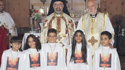 بطريرك الأقباط الكاثوليك يترأس قداس المناولة الاحتفالية بالمطرية 