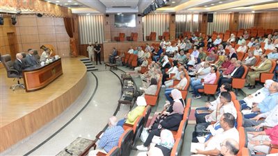 محافظ الدقهلية يستقبل قائد قطاع التراخيص والتفتيش لاستعراض ومناقشة ومتابعة تنفيذ قانون التصالح 