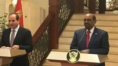 بمساندة مصرية خالصة.. الرئيس السيسي يستقبل “البرهان” في العلمين الجديد 