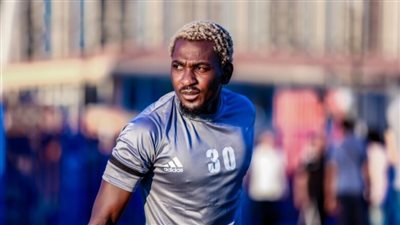 تفاصيل اعتداء جونيور أجايي على مسؤول نادي سموحة 