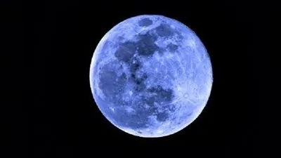 القمر الأزرق العملاق في سماء مصر خلال ساعات.. وهذه طرق رؤيته