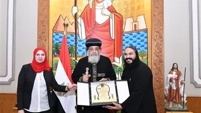 البابا تواضروس يلتقى بأعضاء مبادرة 