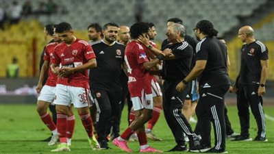 إعلامي يكشف مدي قدرة الأهلي على تخطي صن داونز واتحاد جدة السعودي