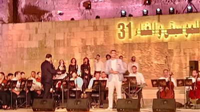 ميدلي بأشهر أغاني العندليب.. فرقة نجوم الأوبرا للموسيقى في مهرجان القلعة 31