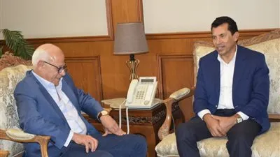 محافظ بورسعيد يستقبل وزير الشباب والرياضة استعدادا لافتتاح بطولة الجمهورية للشركات 
