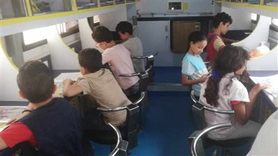 ورش حكي ومشغولات يدوية للأطفال في خامس أيام المكتبة المتنقلة ببشاير الخير