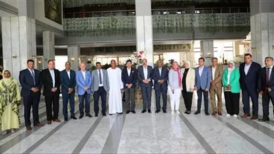 وزير الشباب ومحافظ أسوان يناقشا أعمال التطوير والتحديث بعدد من المنشآت الشبابية والرياضية