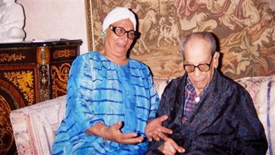 يوسف القعيد يكشف رد غير متوقع لـ نجيب محفوظ لحظة فوزه بجائزة نوبل