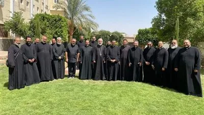 الأنبا باسيليوس يترأس الرياضة الروحية لكهنة الإيبارشية