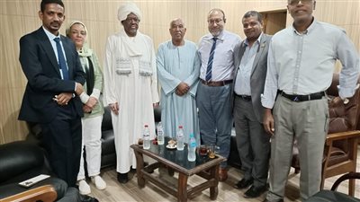 مستشفيات جامعة أسوان تستقبل القنصل السوداني لبحث التعاون 