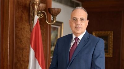 وزير الري يصل إلى نيروبى للمشاركة في 