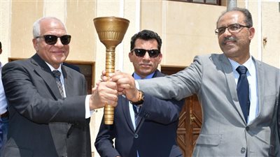 وزير الشباب ومحافظ الجيزة يستقبلان شعلة أسبوع شباب الجامعات 13