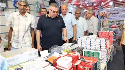 محافظ البحر الأحمر يفتتح أكبر معرض لاحتياجات الطلاب 
