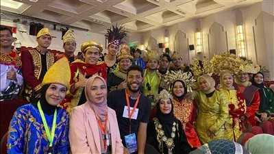 فرقة اندونسيا للفنون الشعبية: 