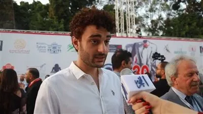 جاد أبو علي لـ الفجر الفني: المسرح أساس المهن التمثيلية.. ودوري في 