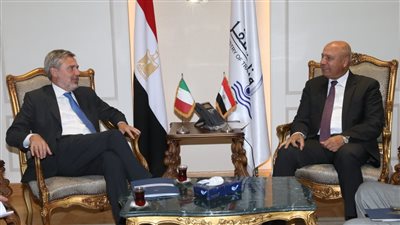 وزير النقل يبحث تسيير خط رورو لنقل الحاصلات الزراعية لأوروبا