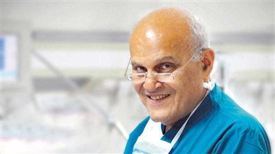 سمير فرج عن مجدي يعقوب: بريطانيا غيرت قانون منح لقب السير من أجله