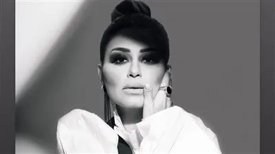 من فرنسا.. منة فضالى تخطف الأنظار في أحدث ظهور لها