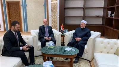 مفتي الجمهورية يستقبل مستشار الرئيس الفلسطيني بمقر الإفتاء 