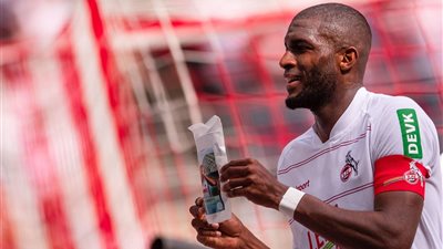 نجم الأهلي يكشف موقف موديست من مباراة السوبر الإفريقي