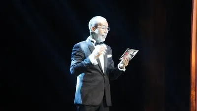 إشادات بـ مدحت العدل بعد النجاح الكبير لمسرحية 