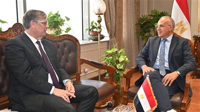 وزير الري يبحث مع سفير هولندا بالقاهرة تعزيز التعاون بين البلدين في مجال المياه 