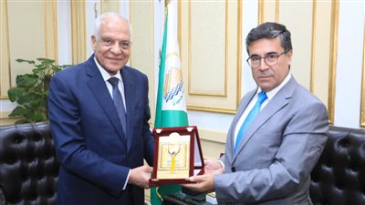محافظ الجيزة يلتقي سفير الإكوادور فى مصر لهذا السبب (صور)