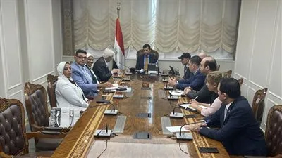 وزير الشباب والرياضة يلتقي رئيس اتحاد الكيانات المصرية في أوروبا