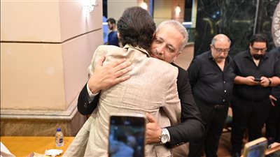 مجدي الجلاد أول حضور عزاء والدة تامر أمين