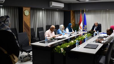 محافظ أسوان يترأس لجنة ندب موظف لتسيير أعمال إدارة إدفو الزراعية