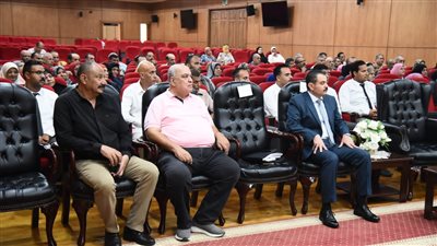 محافظ بورسعيد يستعرض مقترح لإنشاء مصنع للمخلفات العضوية