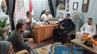 دعم أهالي أبو مناع في دشنا وتوزيع سلات غذائية على الأسر الأولى بالرعاية