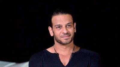 هاني رمزي وهند صبري أبرز حضور عزاء أشرف مصيلحي