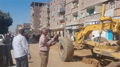 استعدادا لرصفه.. تمهيد وتسوية شارع الزرايب في أبوتشت شمال قنا