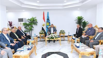 وزير الإنتاج الحربي يتفقد شركة حلوان للمسبوكات