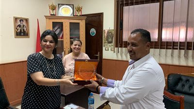 شاب يُعيد 90 ألف جنيه ولاب توب عثر عليها بالشارع ببورسعيد لصاحبها